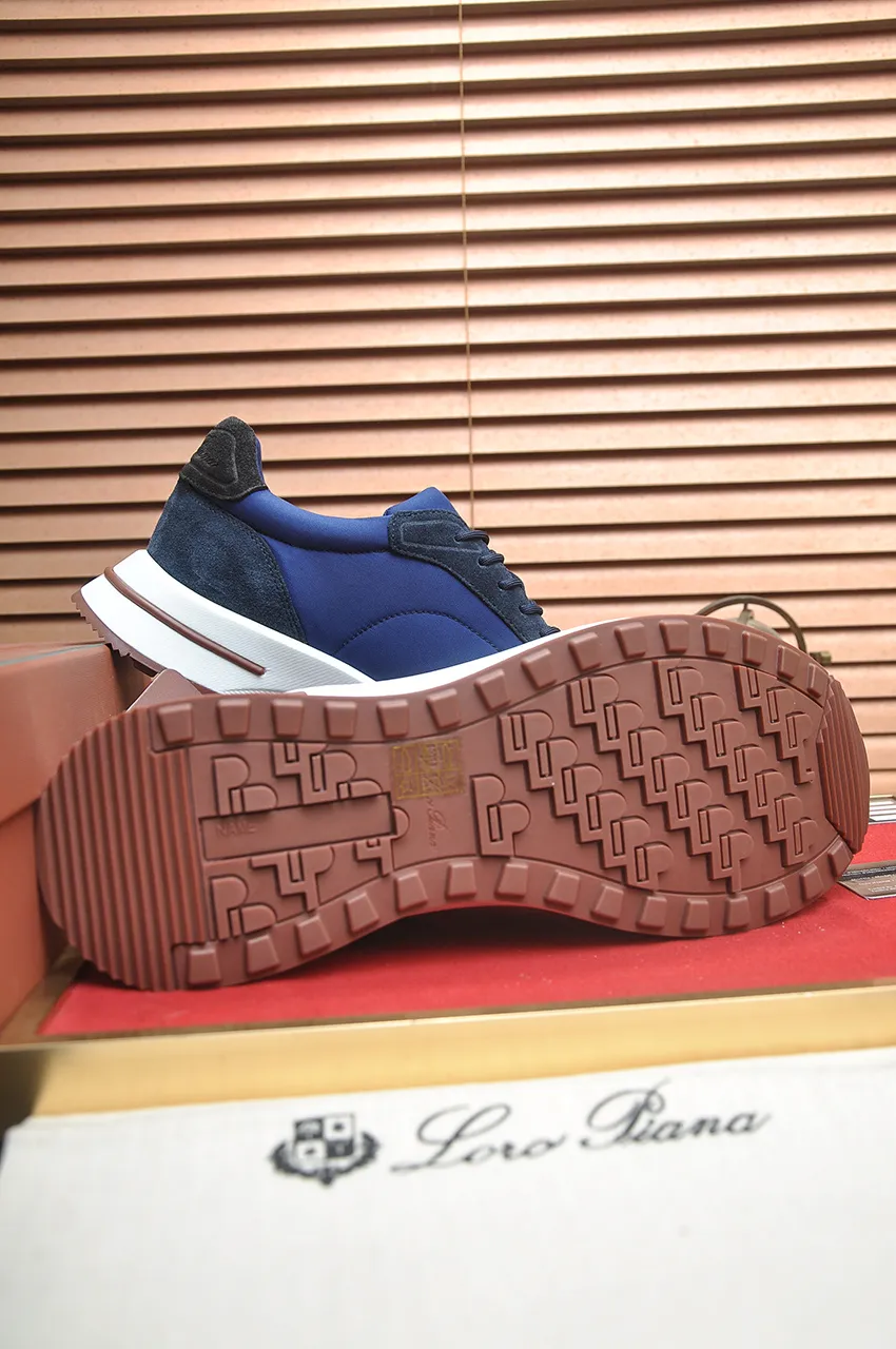 Men's shoes 💰600【𝐥𝐨𝐫𝐨 𝐏𝐢𝐚𝐧𝐚】lp classic loafers, an Italian treasure brand, the only brand that can match Hermès! Only after wearing it do we realize that we cannot let down our feet. The upper is imported cashmere, the lining of water-dyed cowhide ➕ the cowhide feet, the official original glass rubber outsole, and the pendant. Exclusive original packaging (tag ➕ brand paper ➕ outer box ➕ hand bag) code number: 38-44 (45 customized)